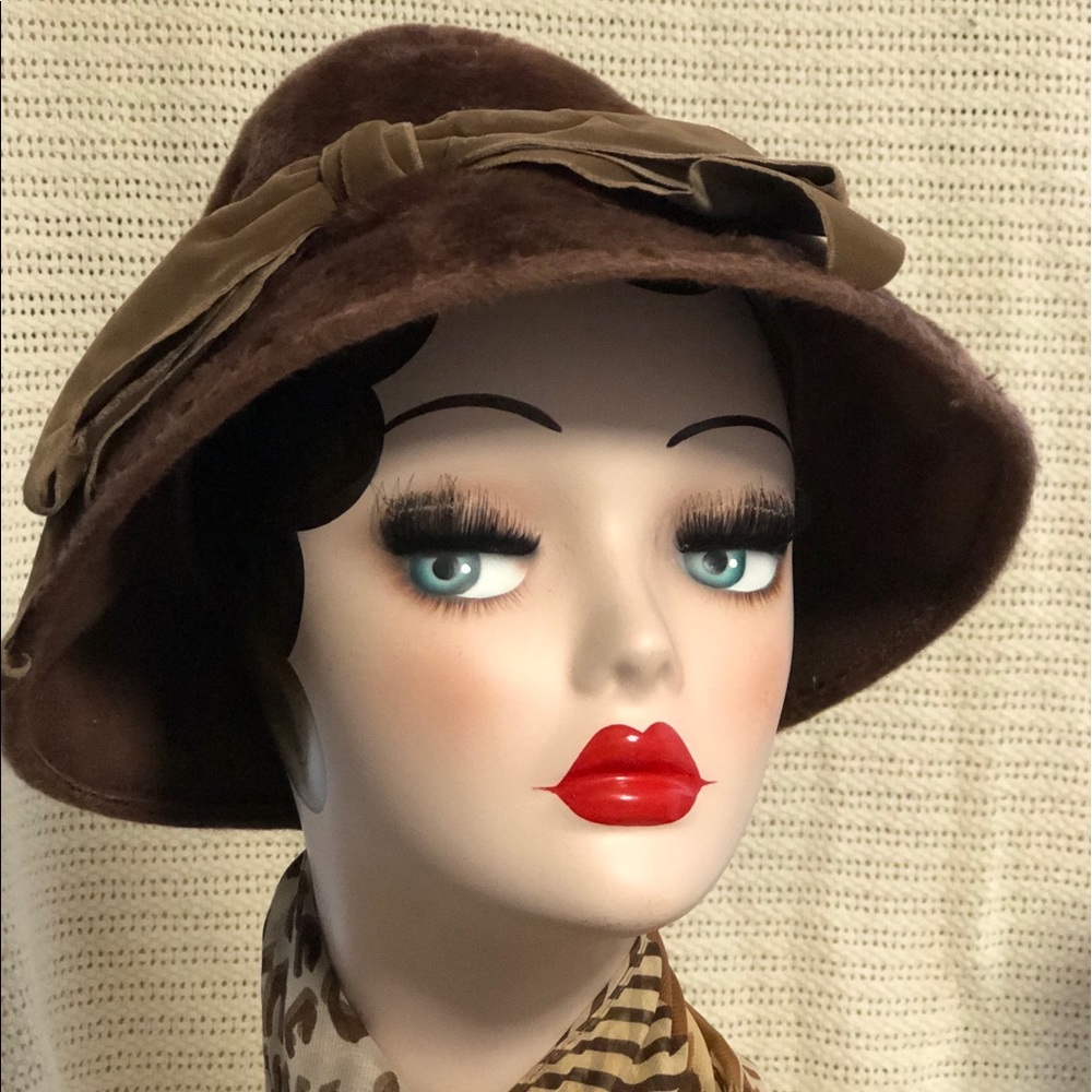 Vintage Ladies’ Brown 1920s Flapper Cloche Hat